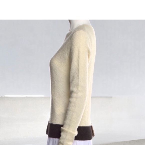 CELINE SWEATER IN PRISTINE LIKE NEW CONDITION
$379 $579 Size: M
Celine - Picture 5 of 7